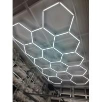 Oświetlenie Hexagon LED 6000K 14X plaster miodu 2335mm x 4160mm
